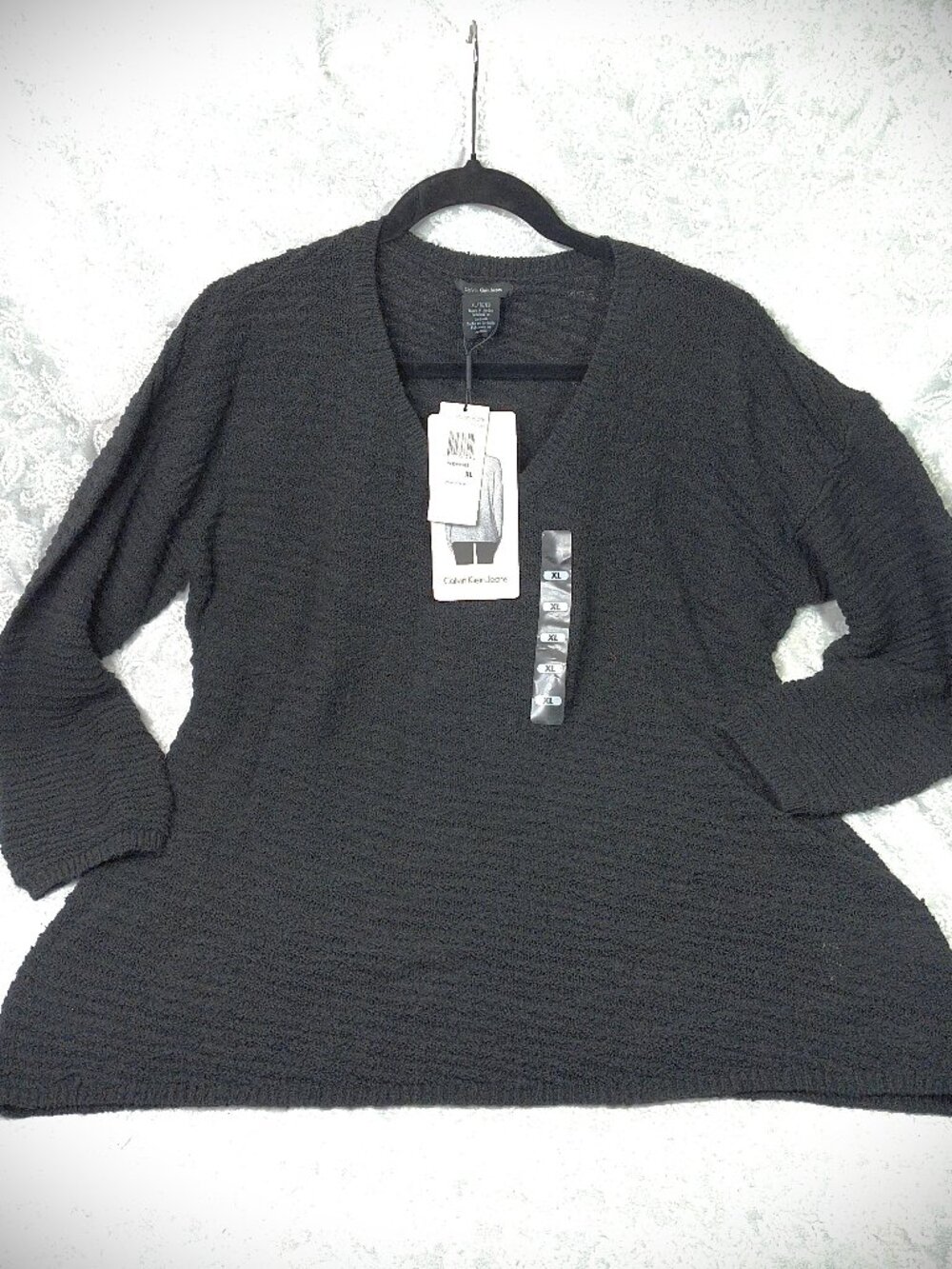 New with tags! Calvin Klein sweater Women’s XL black lightweight knit V-Neck